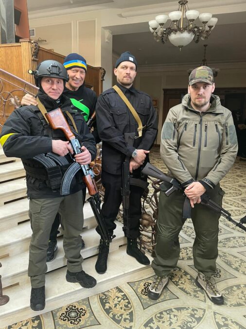 Александр Усик в территориальной обороне Киева